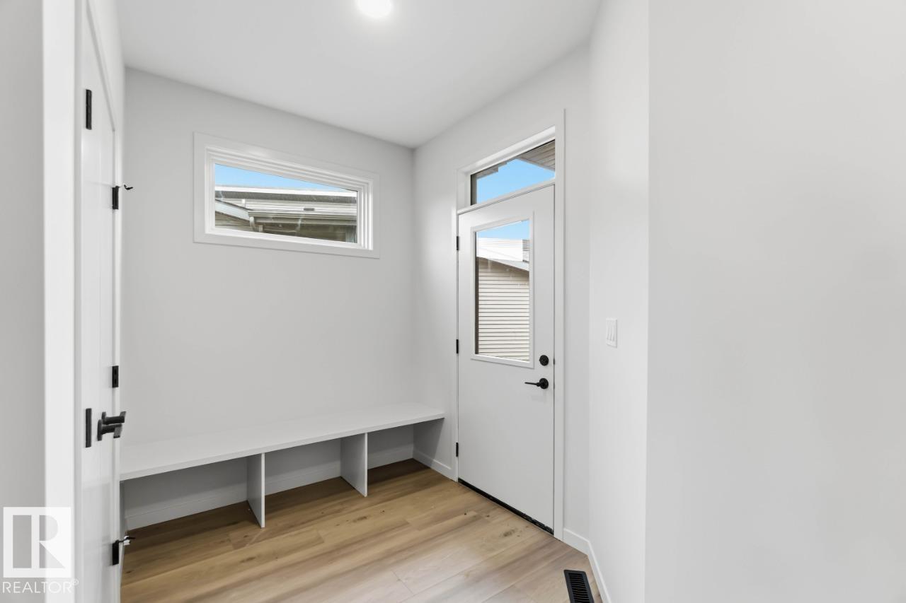 5517 69 ST - 8