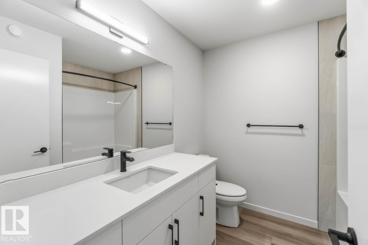 5517 69 ST - 17