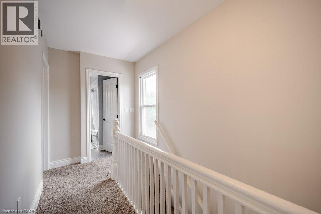 6 ALICE Street - 16