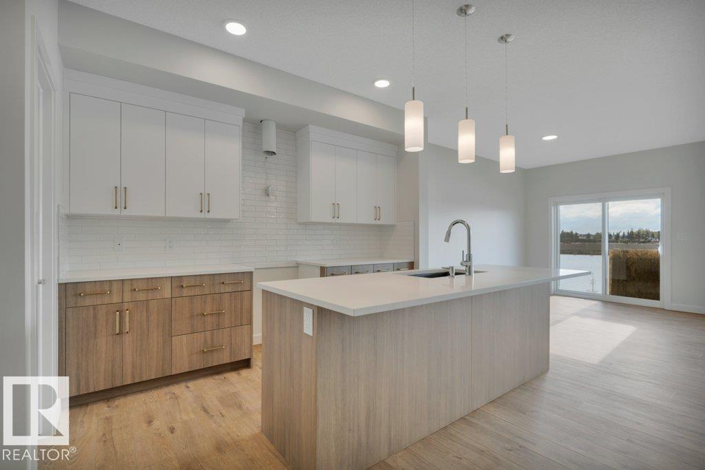 18643 19 AV NW - 3
