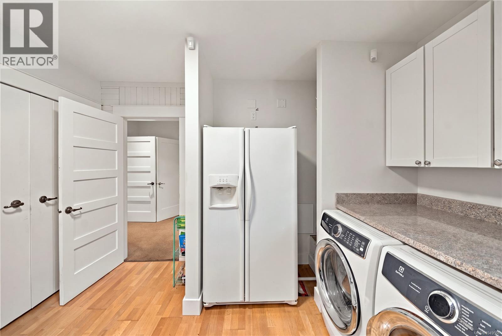 3146 Robin Hood Dr - Image 42