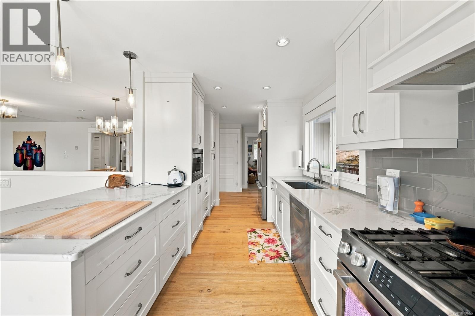 3146 Robin Hood Dr - Image 10