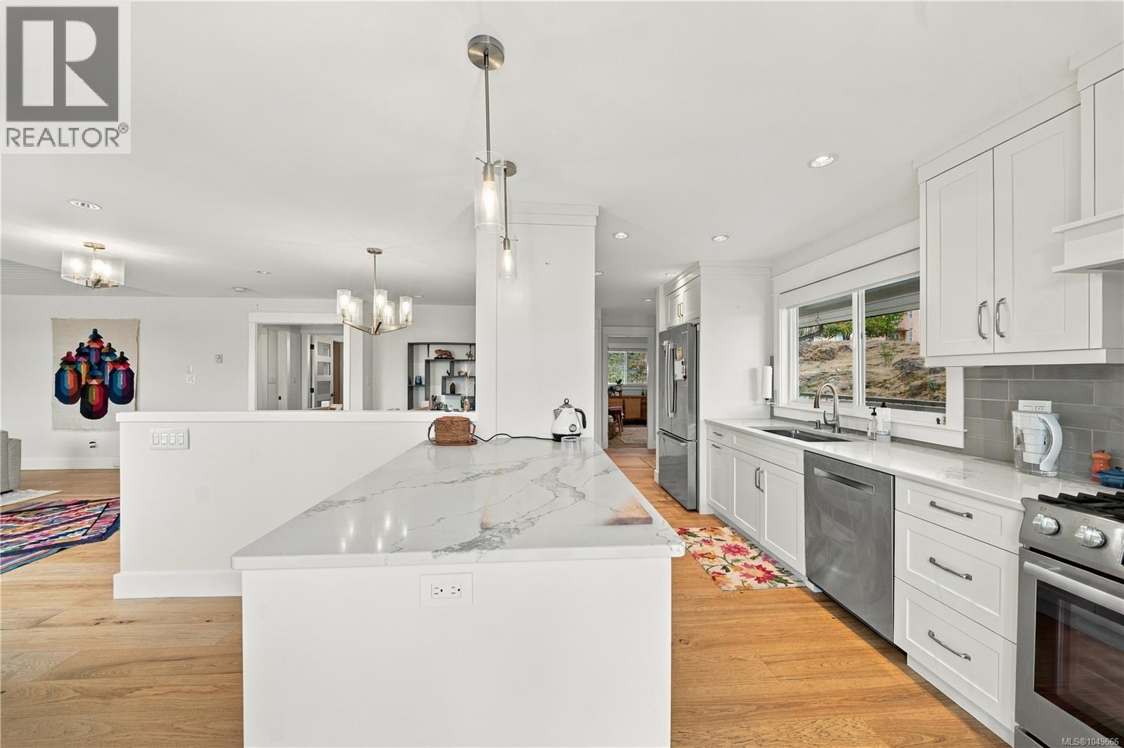 3146 Robin Hood Dr - Image 11