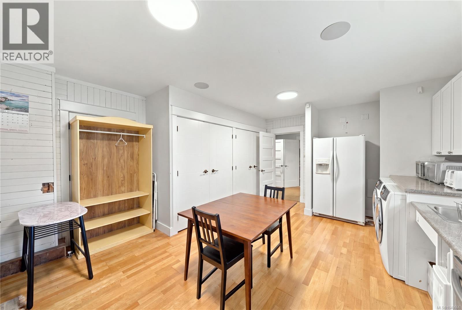3146 Robin Hood Dr - Image 39