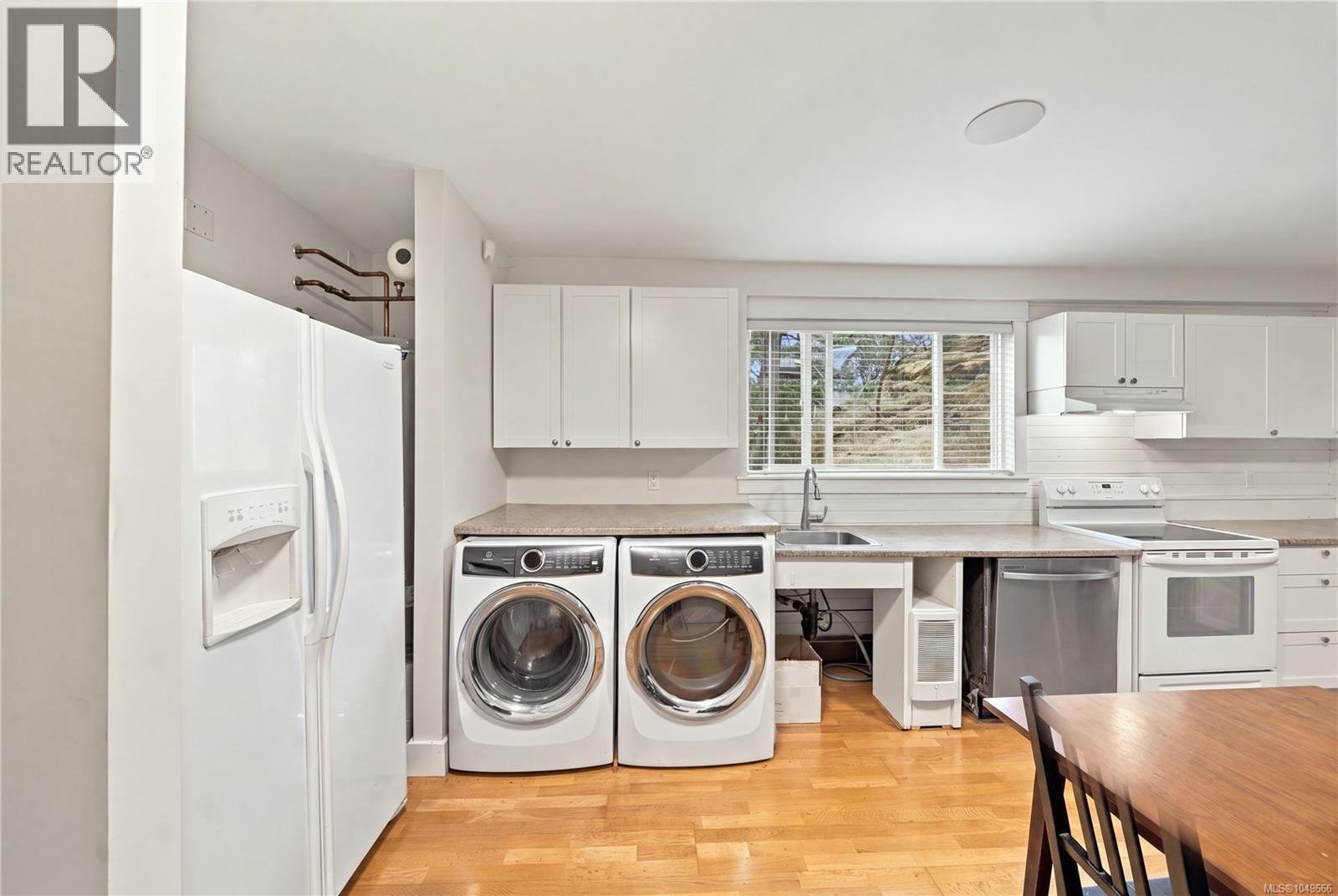 3146 Robin Hood Dr - Image 41