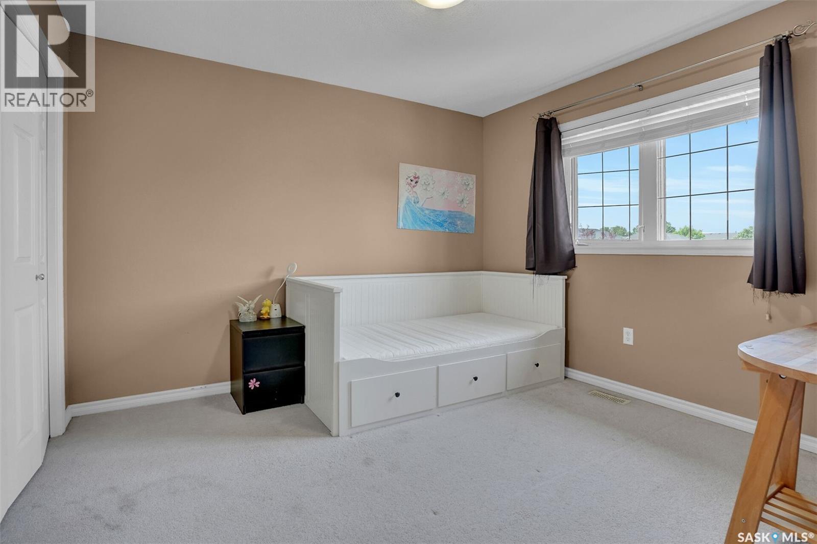 #2 3101 TREGARVA ROAD E - 27