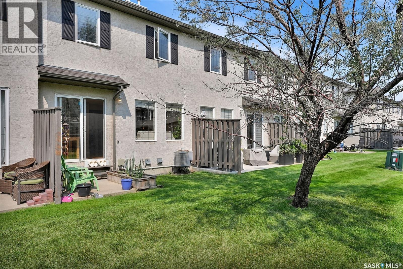 #2 3101 TREGARVA ROAD E - 44