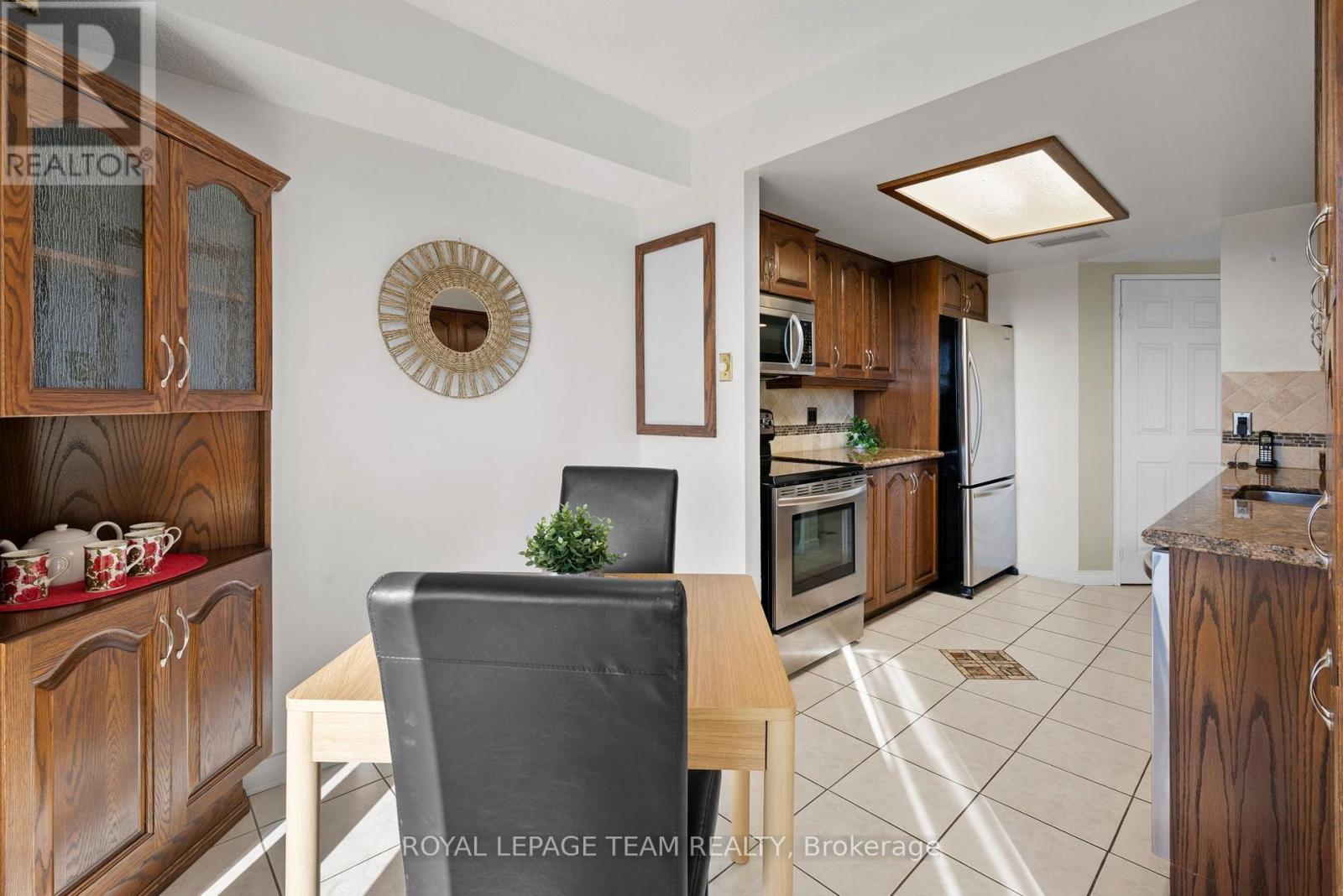 406 – 100 GRANT CARMAN DRIVE, Ottawa. Luxury613. By Peter Sagos - Image 16
