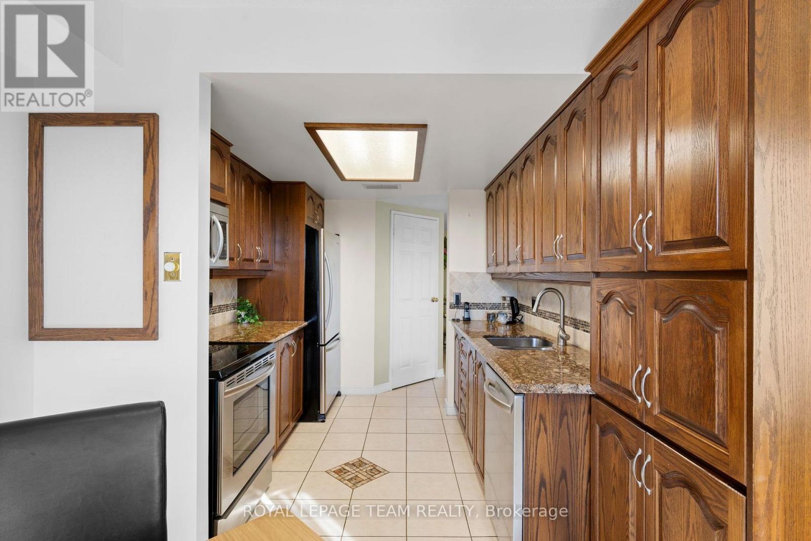 406 – 100 GRANT CARMAN DRIVE, Ottawa. Luxury613. By Peter Sagos - Image 17
