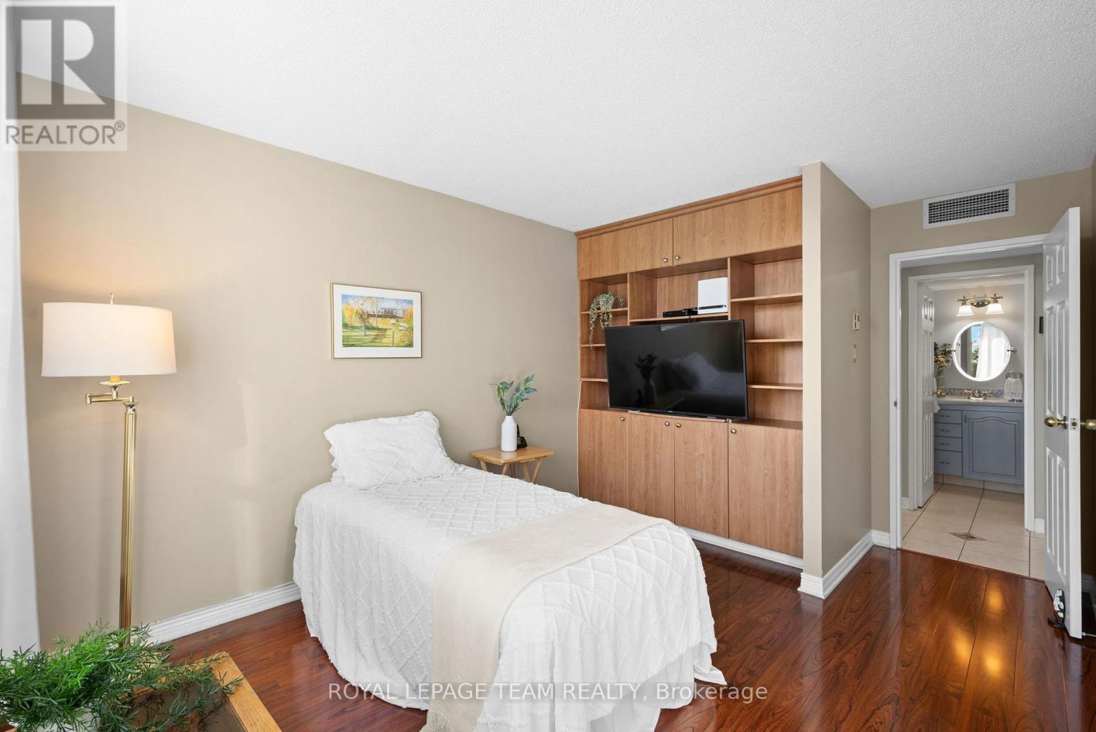 406 – 100 GRANT CARMAN DRIVE, Ottawa. Luxury613. By Peter Sagos - Image 25