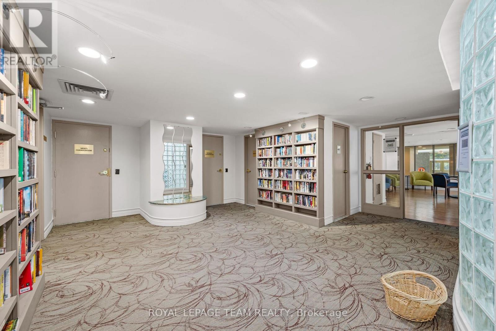 406 – 100 GRANT CARMAN DRIVE, Ottawa. Luxury613. By Peter Sagos - Image 31