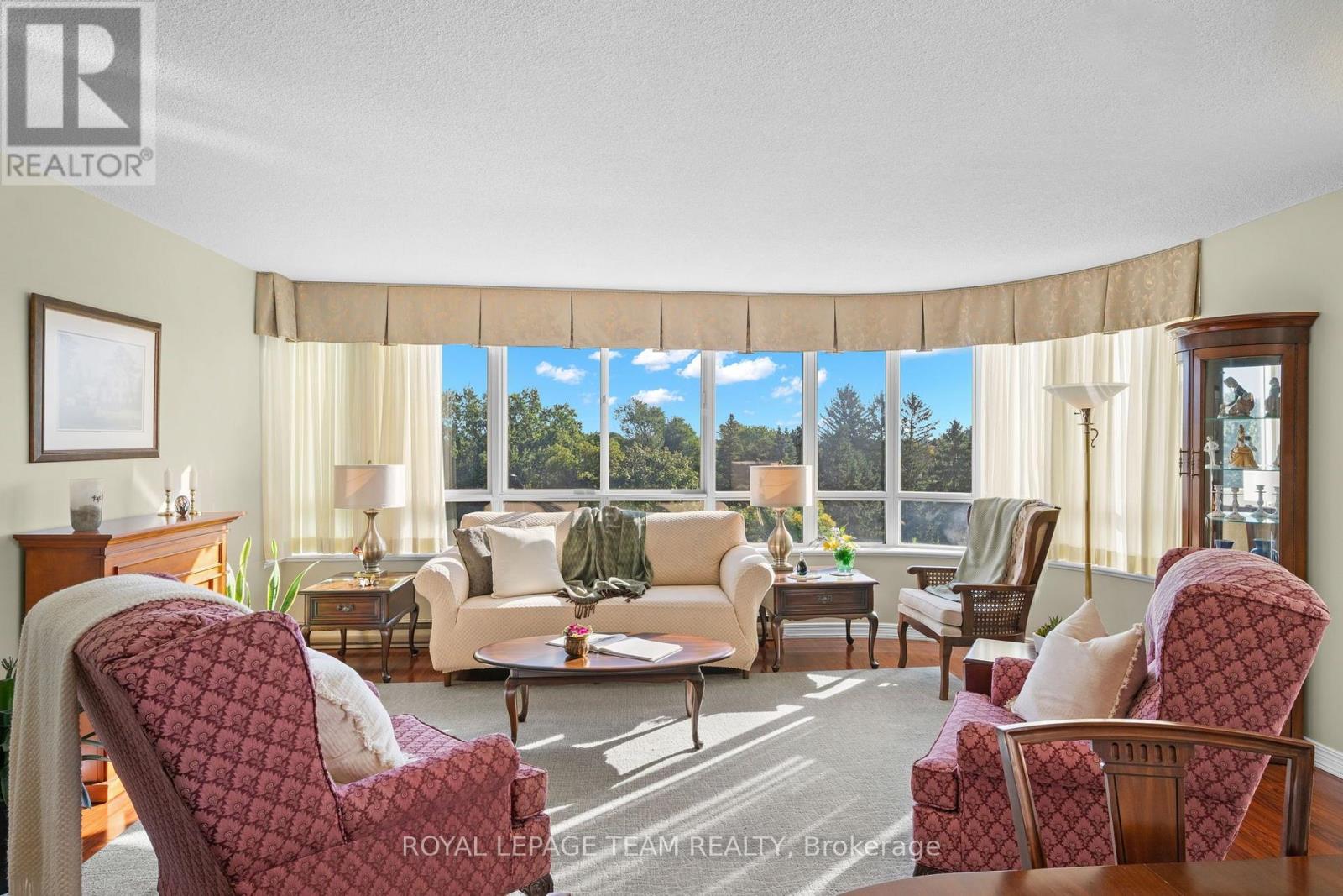 406 – 100 GRANT CARMAN DRIVE, Ottawa. Luxury613. By Peter Sagos - Image 9