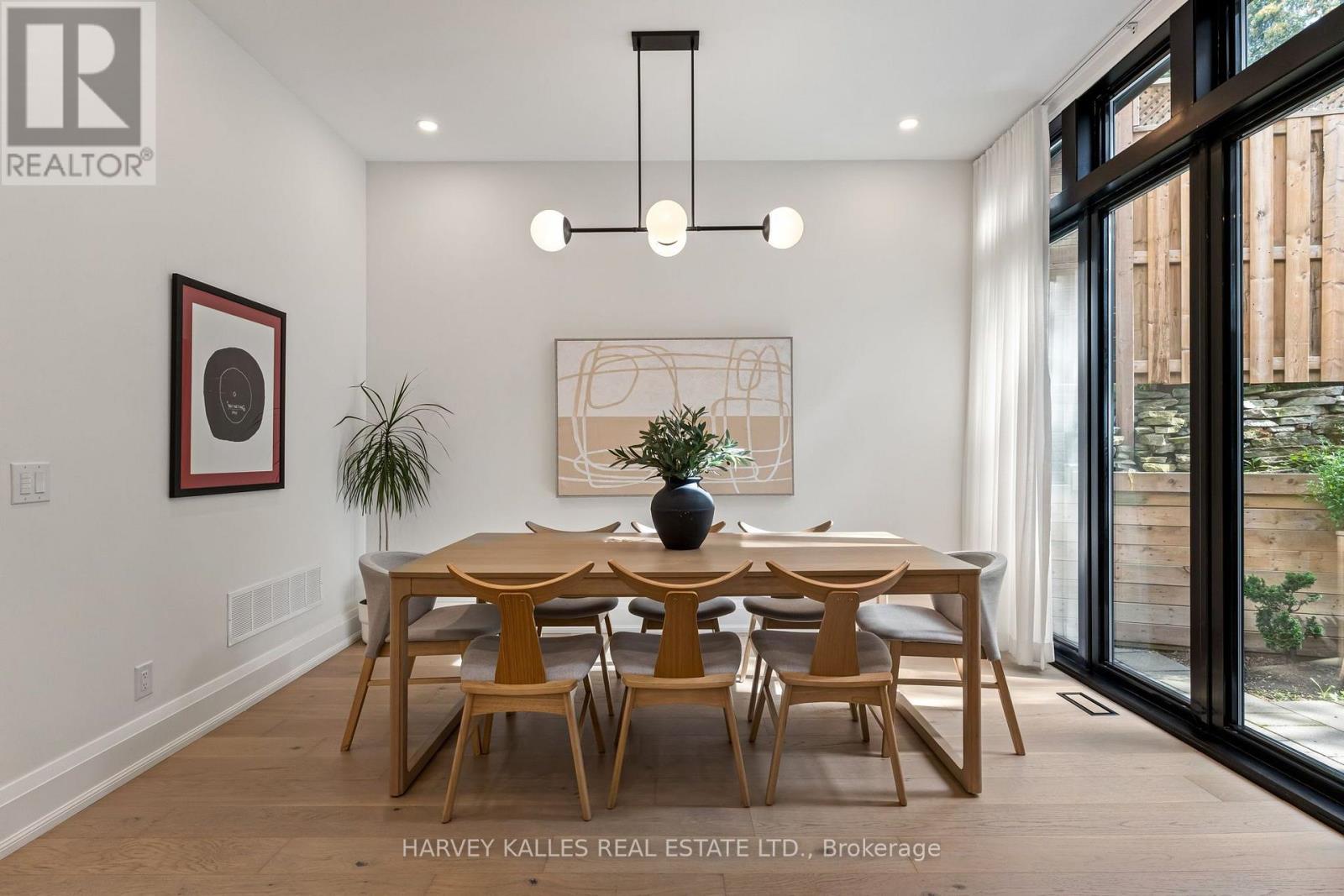 75 LAWRENCE CRESCENT - Image 10
