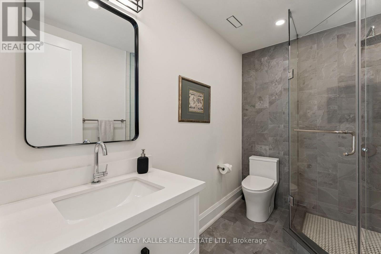 75 LAWRENCE CRESCENT - Image 26