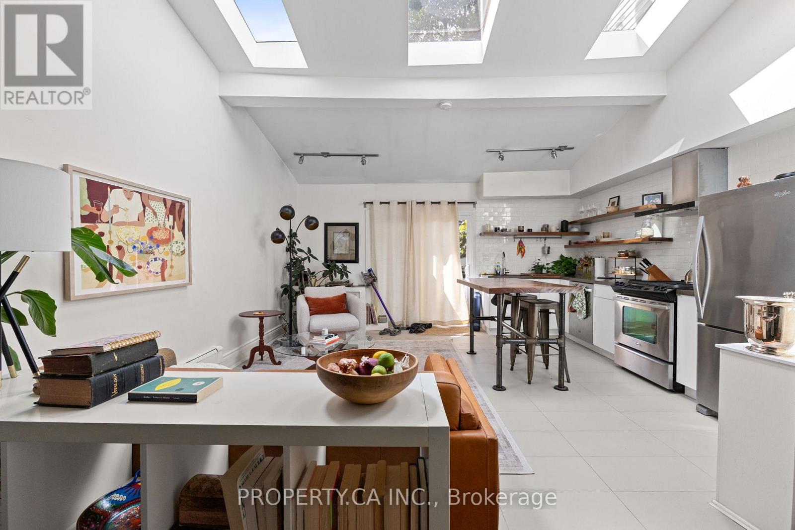 195 NIAGARA STREET - Image 3