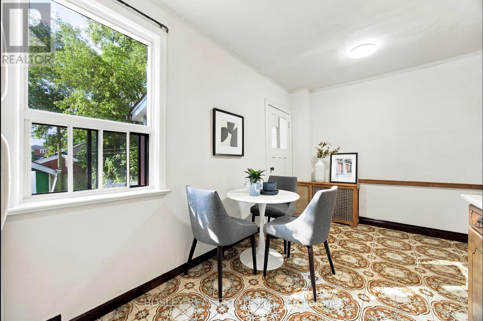 59 KINGS PARK BOULEVARD - Image 17