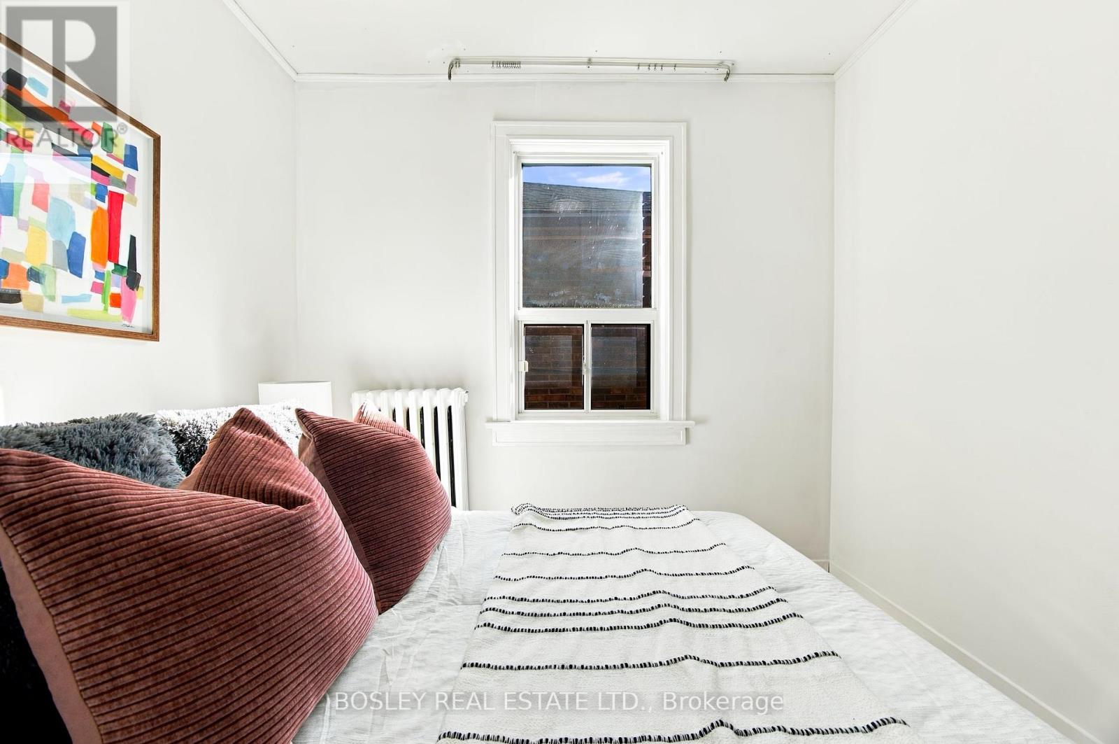 59 KINGS PARK BOULEVARD - Image 32