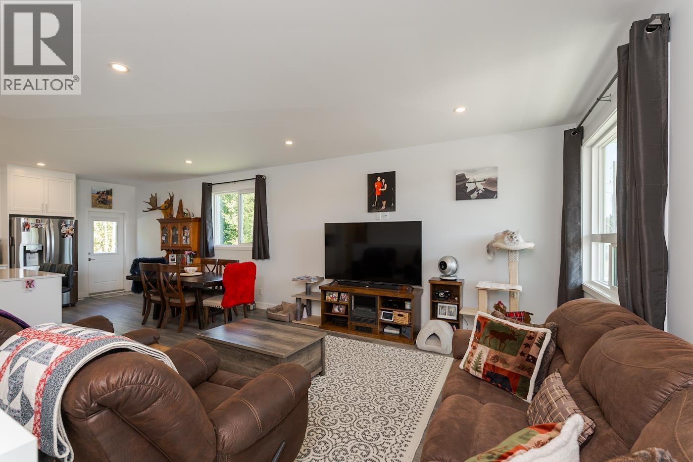 7124 HILLU ROAD - Image 8