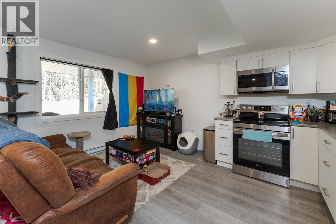 7124 HILLU ROAD - Image 19