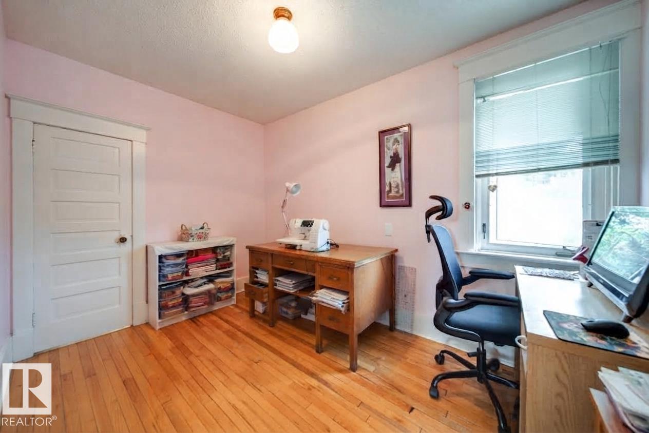 10625 127 ST NW - 29