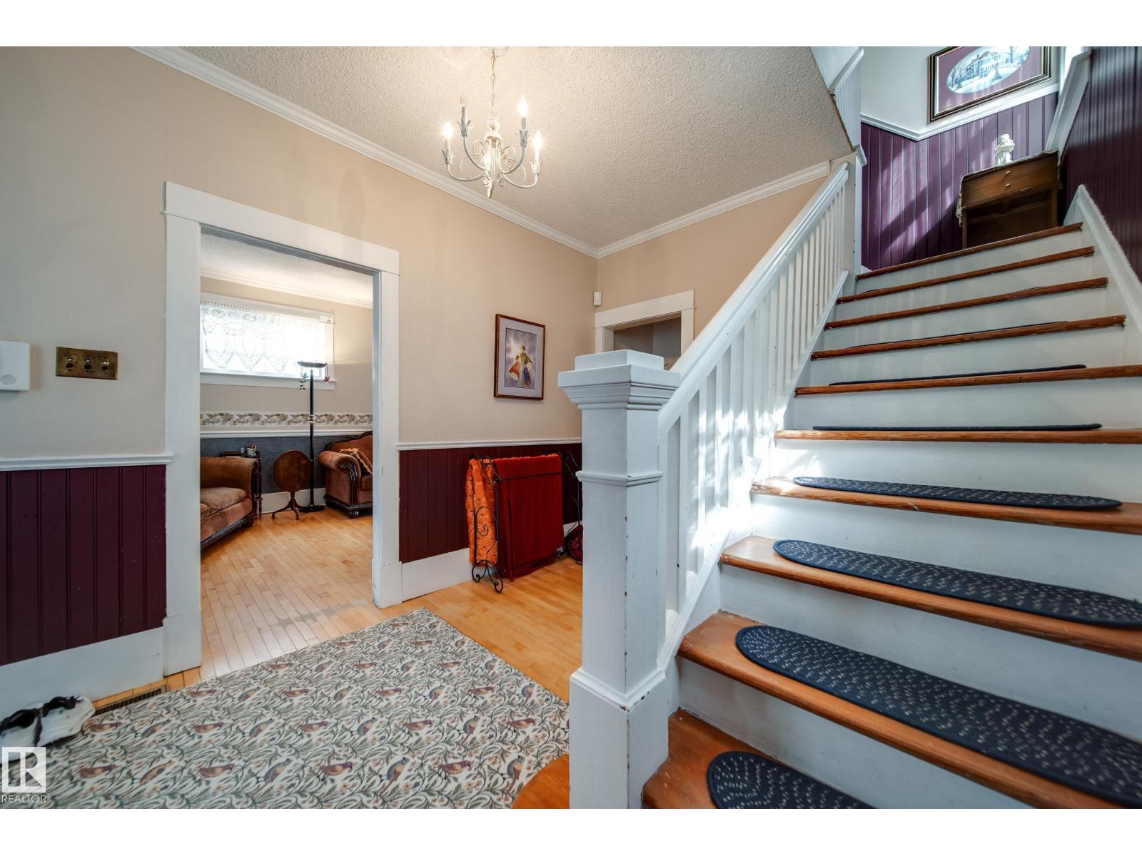 10625 127 ST NW - 11