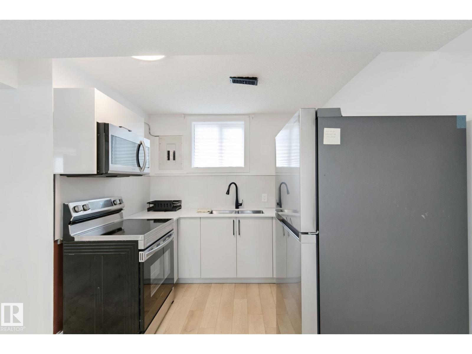 11914 124 ST NW - 38