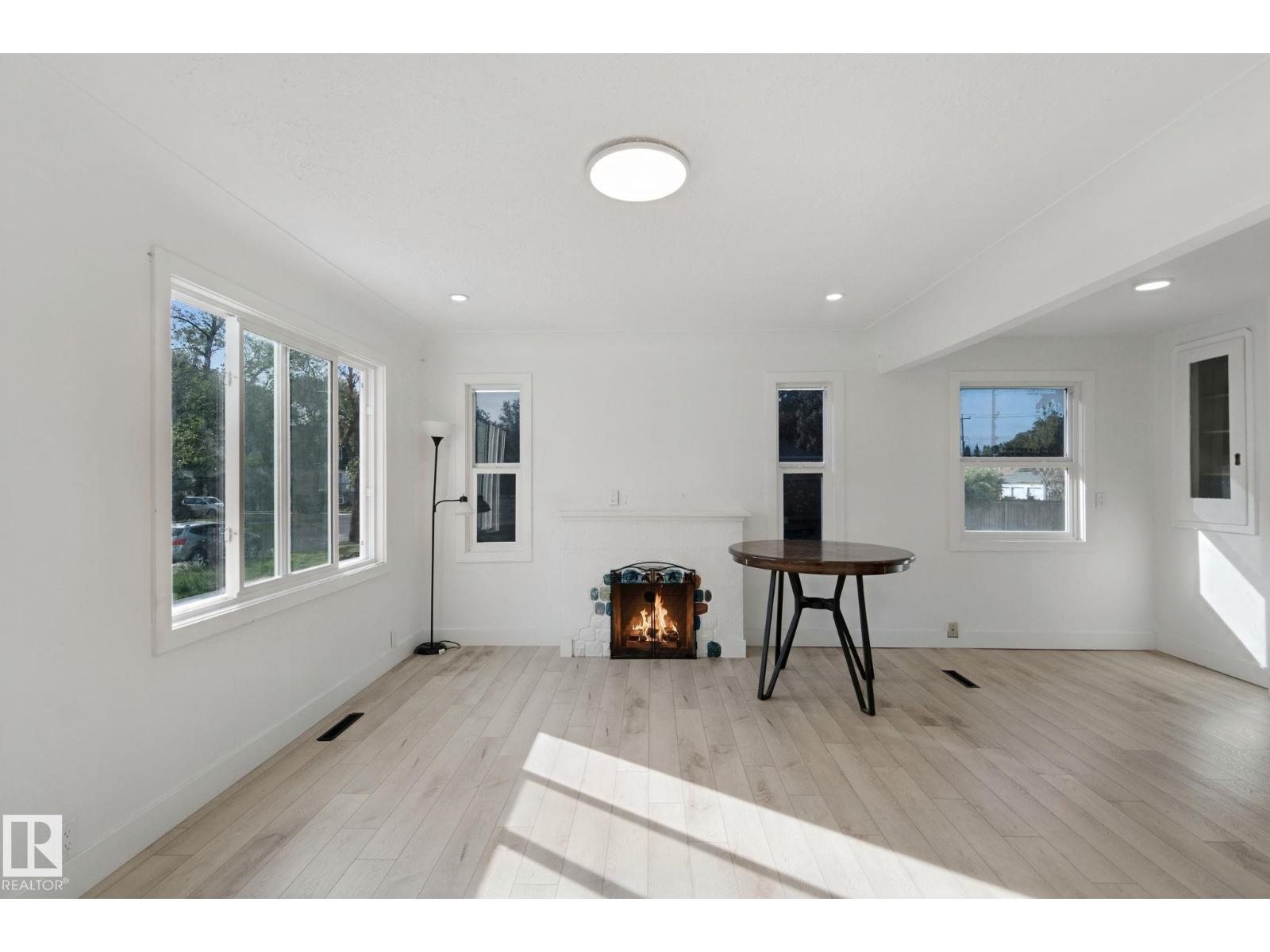 11914 124 ST NW - 7