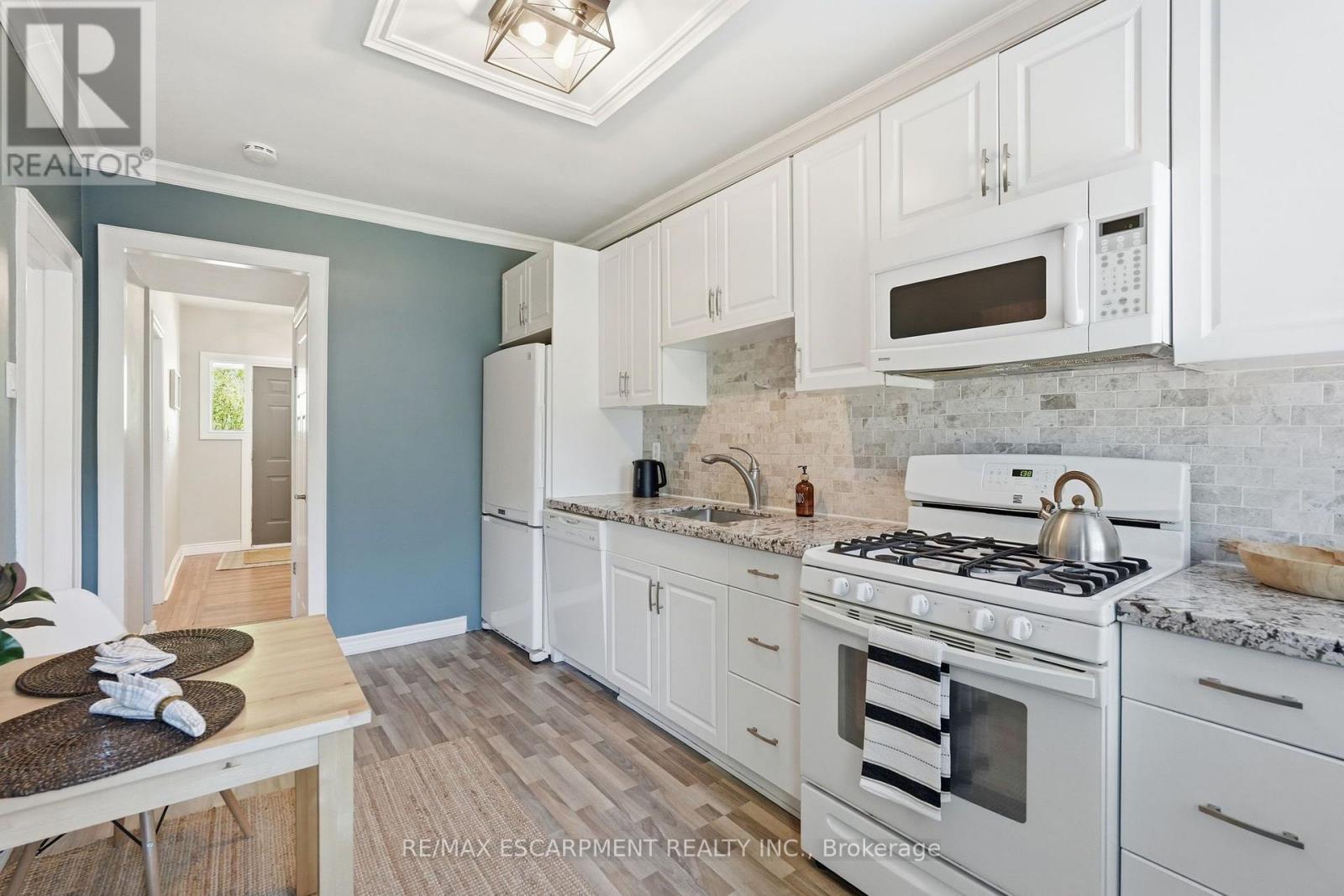 170 KENSINGTON AVENUE S - 9