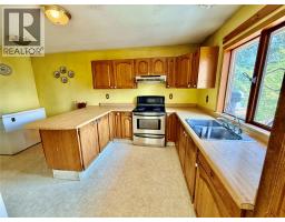 3332 Lakeview Heights Drive, Sorrento, BC V0E2W1 Photo 18
