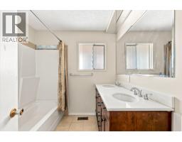11211 Roberts Road, Lake Country, BC V4V1L5 Photo 30