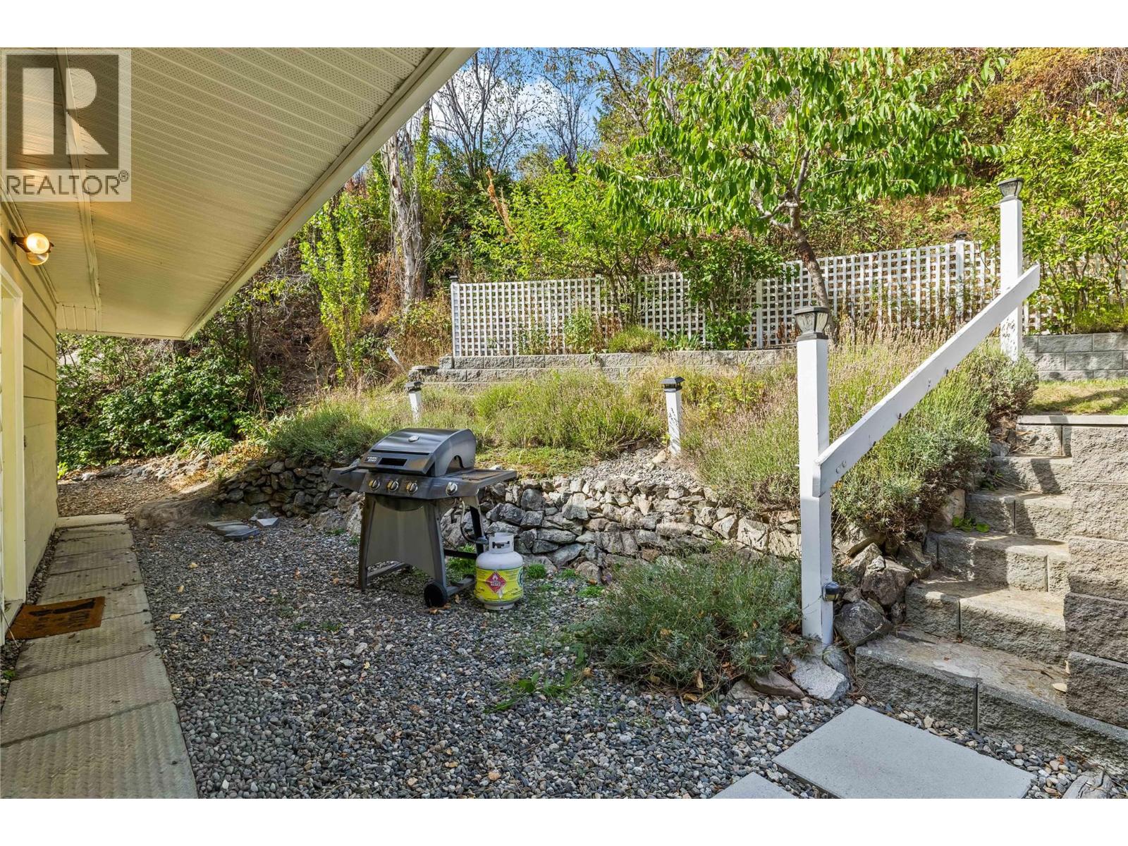 6312 Renfrew Road - 34