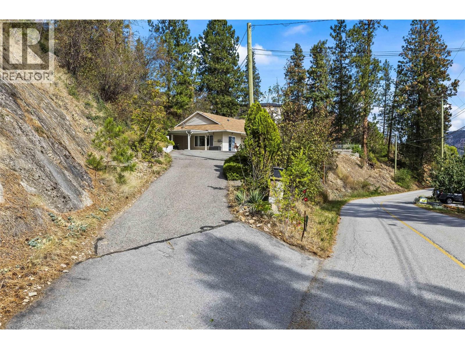 6312 Renfrew Road - 27