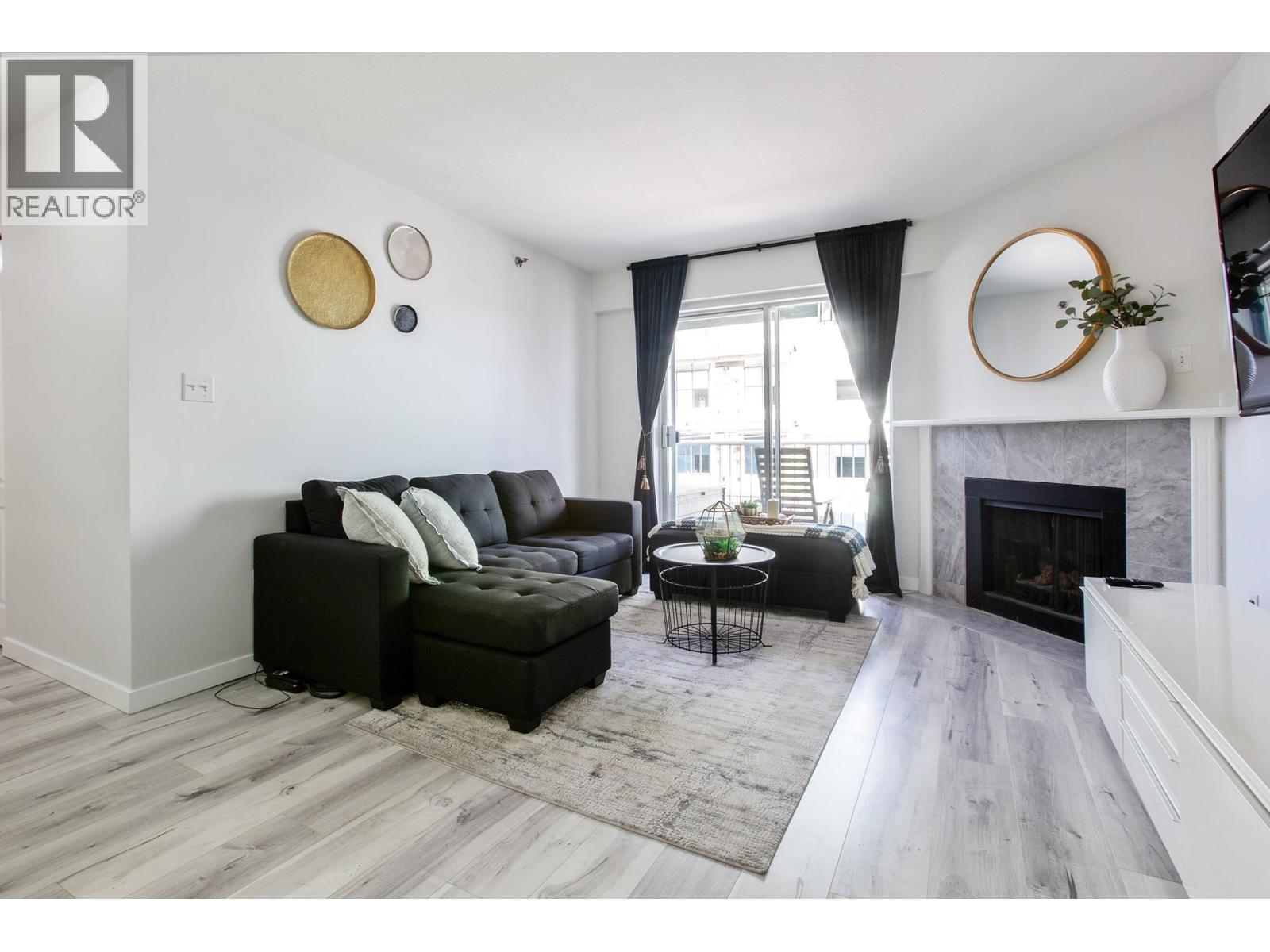 440 22661 LOUGHEED HIGHWAY, Maple Ridge — photo 1