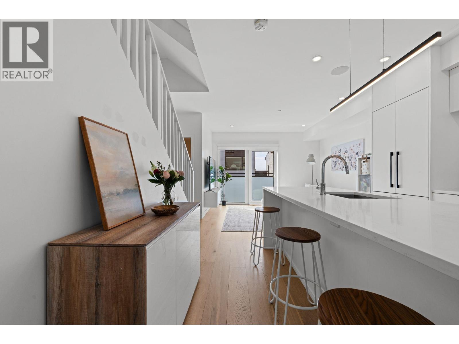 125 649 E 3RD STREET, North Vancouver — photo 9