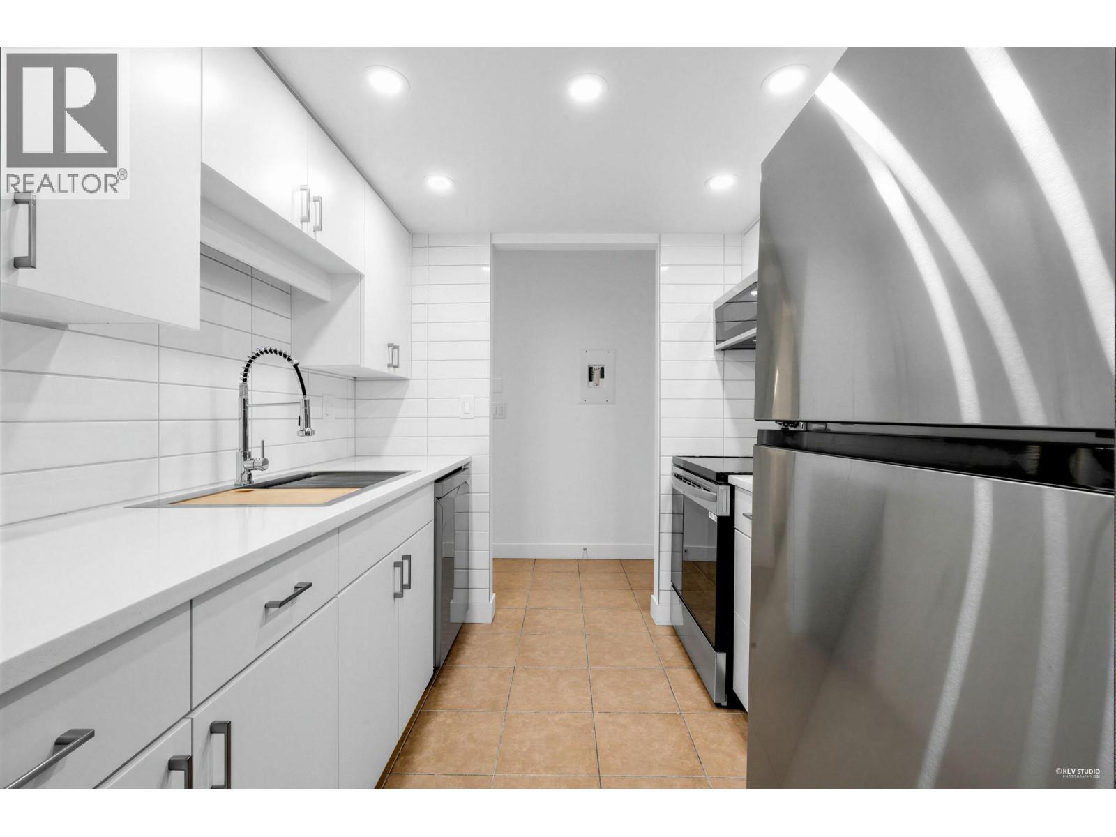 107 2925 GLEN DRIVE, Coquitlam — photo 4