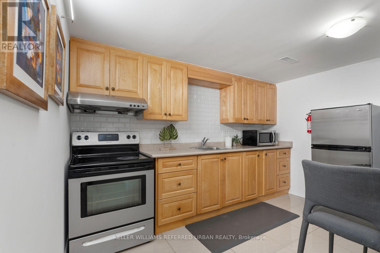 109 KENNEDY AVENUE - 40