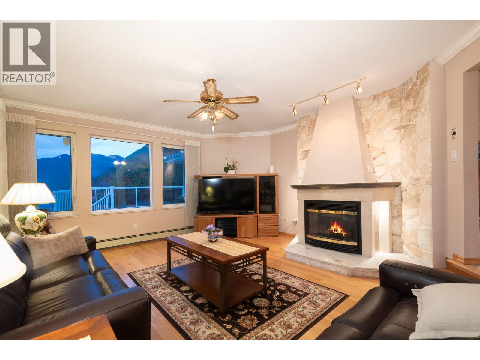 6440 ROSEBERY AVENUE, West Vancouver