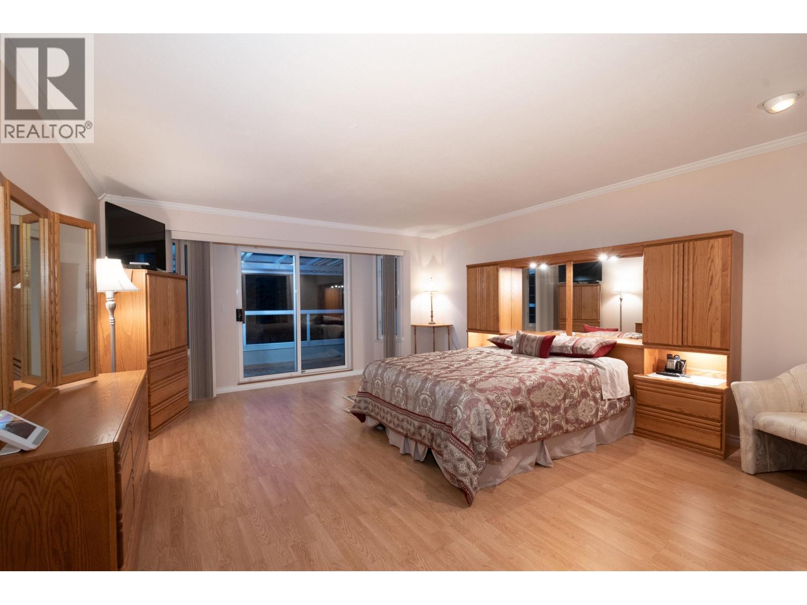 6440 ROSEBERY AVENUE, West Vancouver