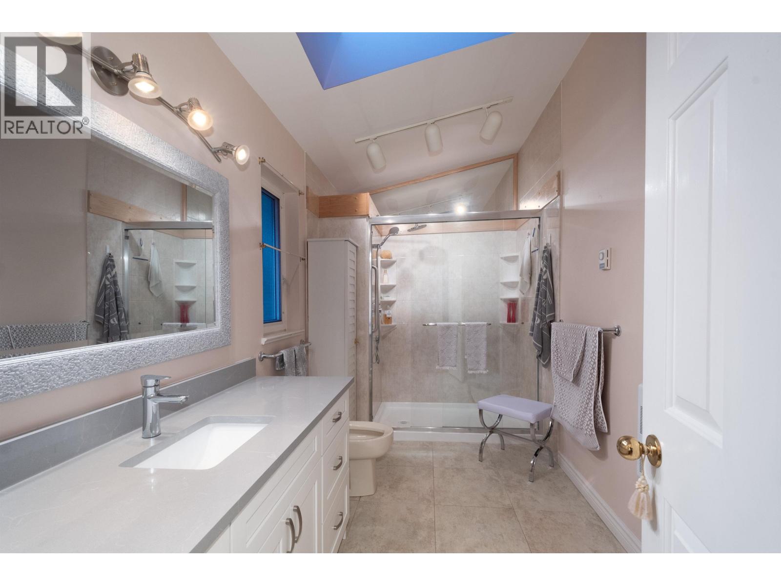 6440 ROSEBERY AVENUE, West Vancouver