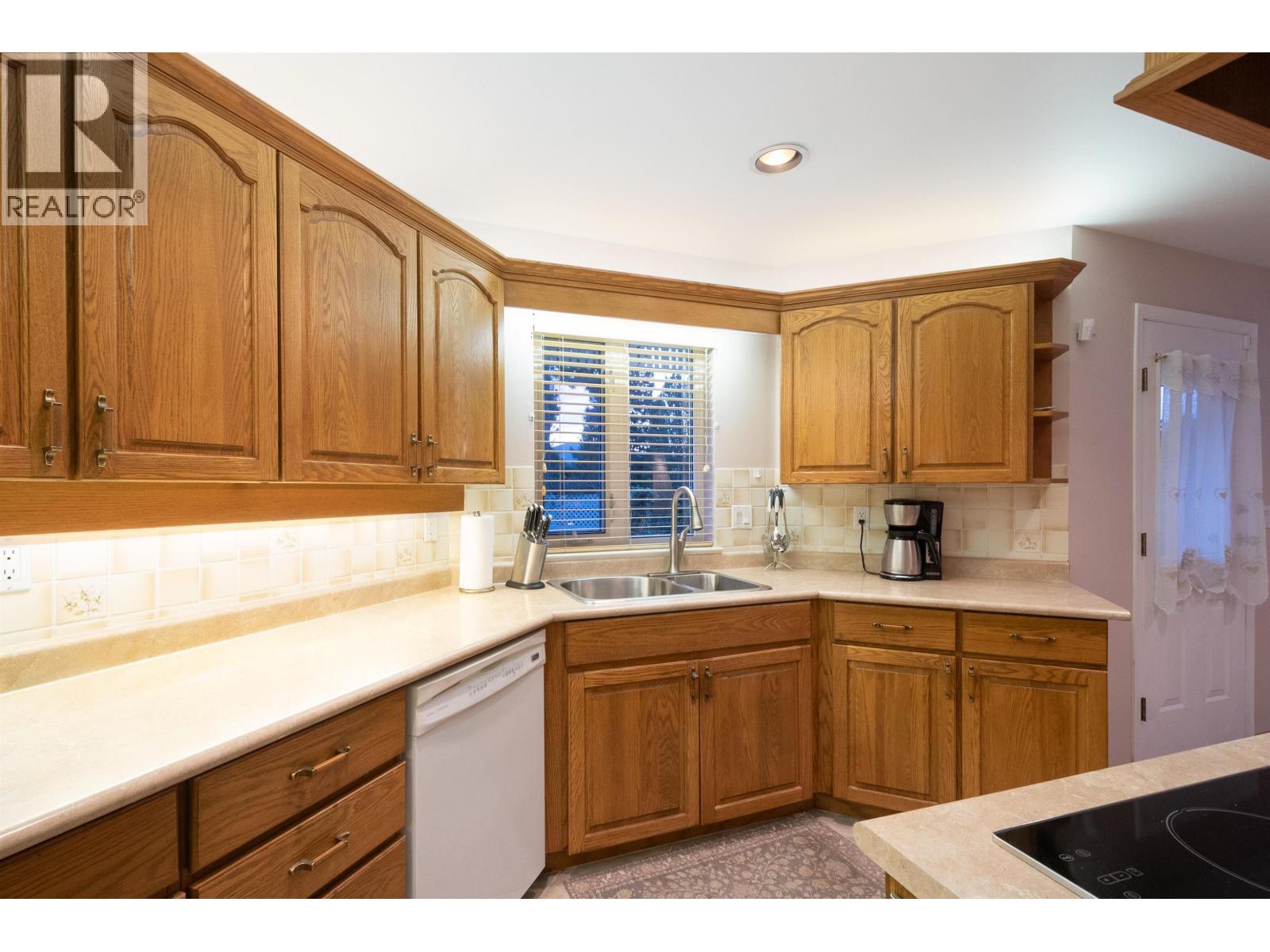 6440 ROSEBERY AVENUE, West Vancouver
