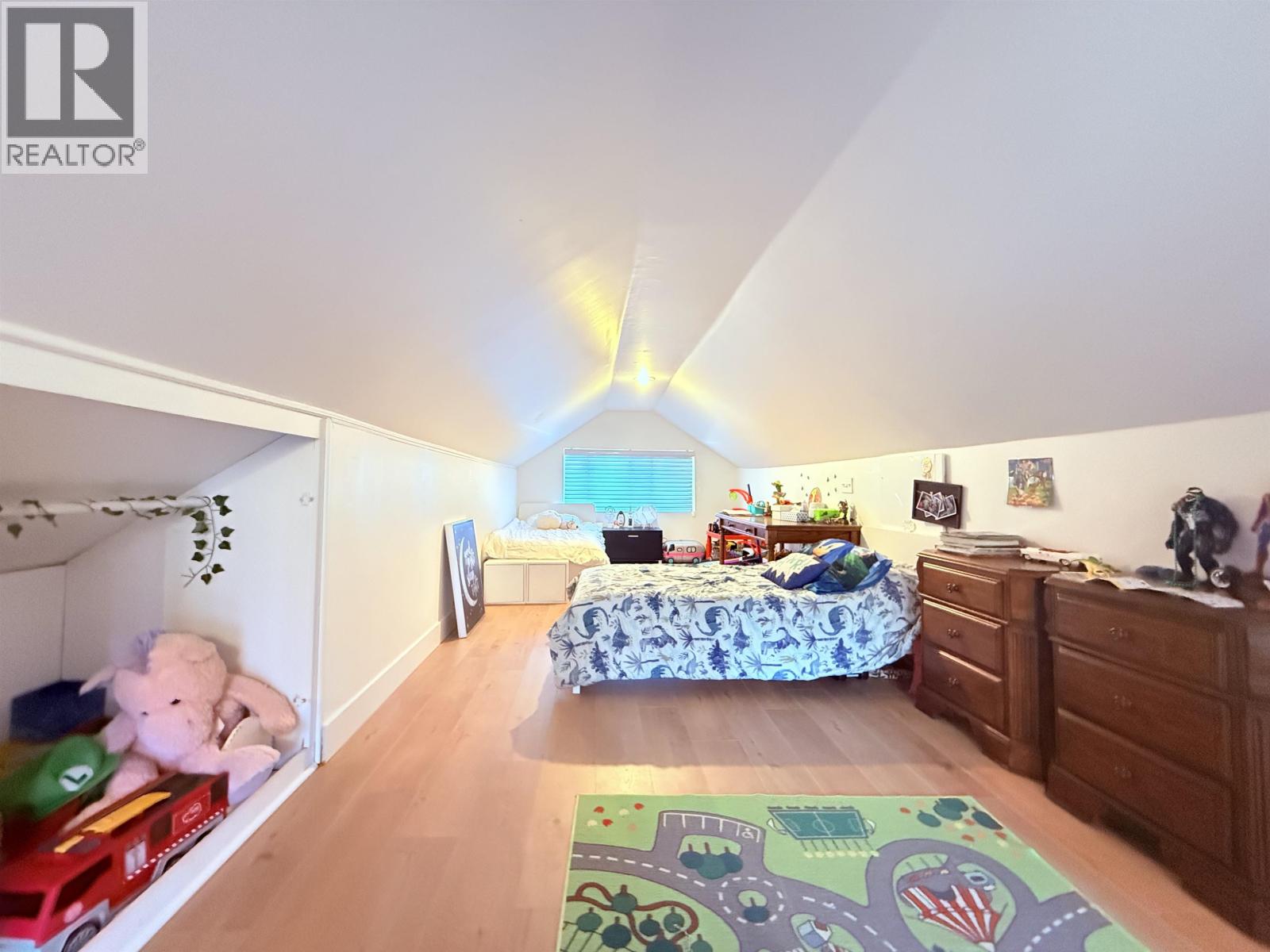 732 E 13TH STREET, North Vancouver — photo 9