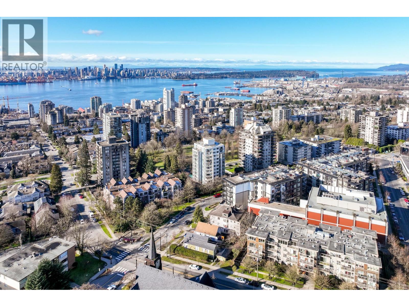 160 E 10TH STREET, North Vancouver — photo 5