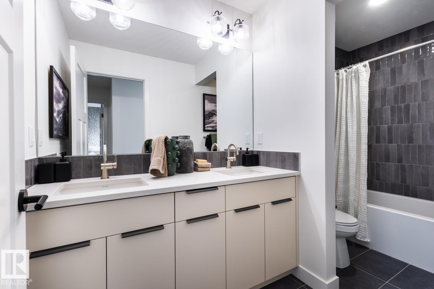 3416 126 ST SW - 18