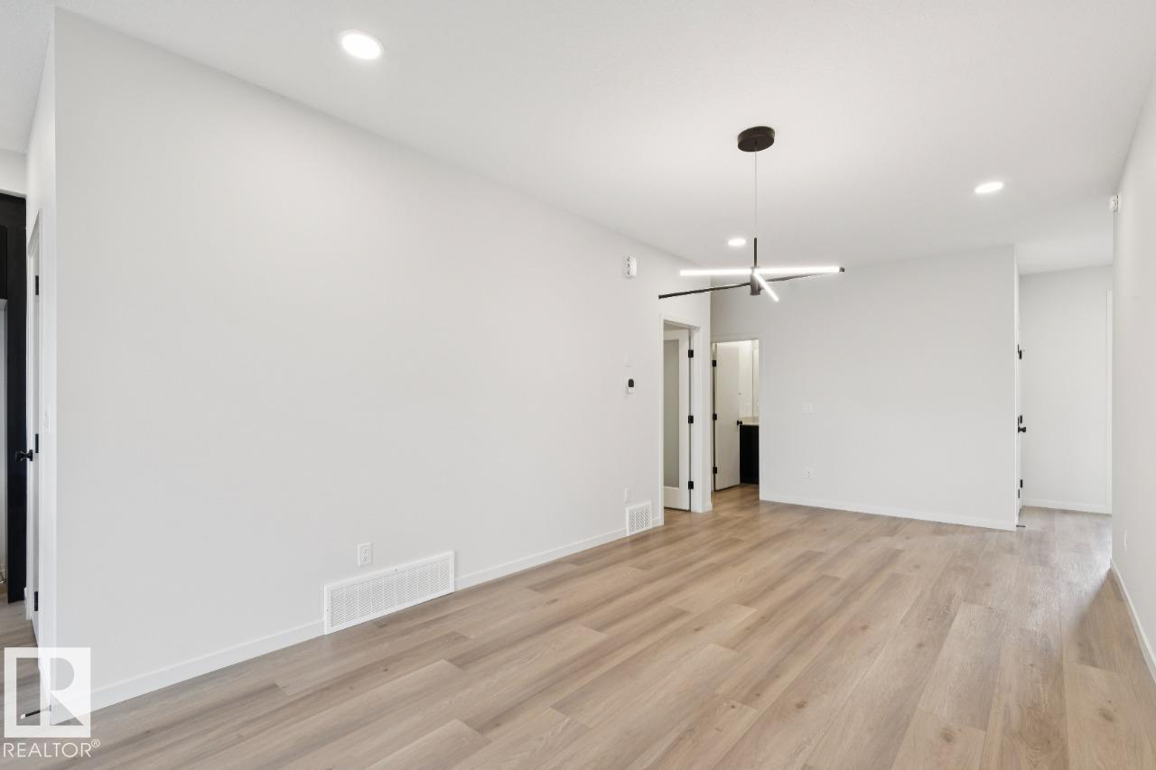 419 31 ST SW - 4