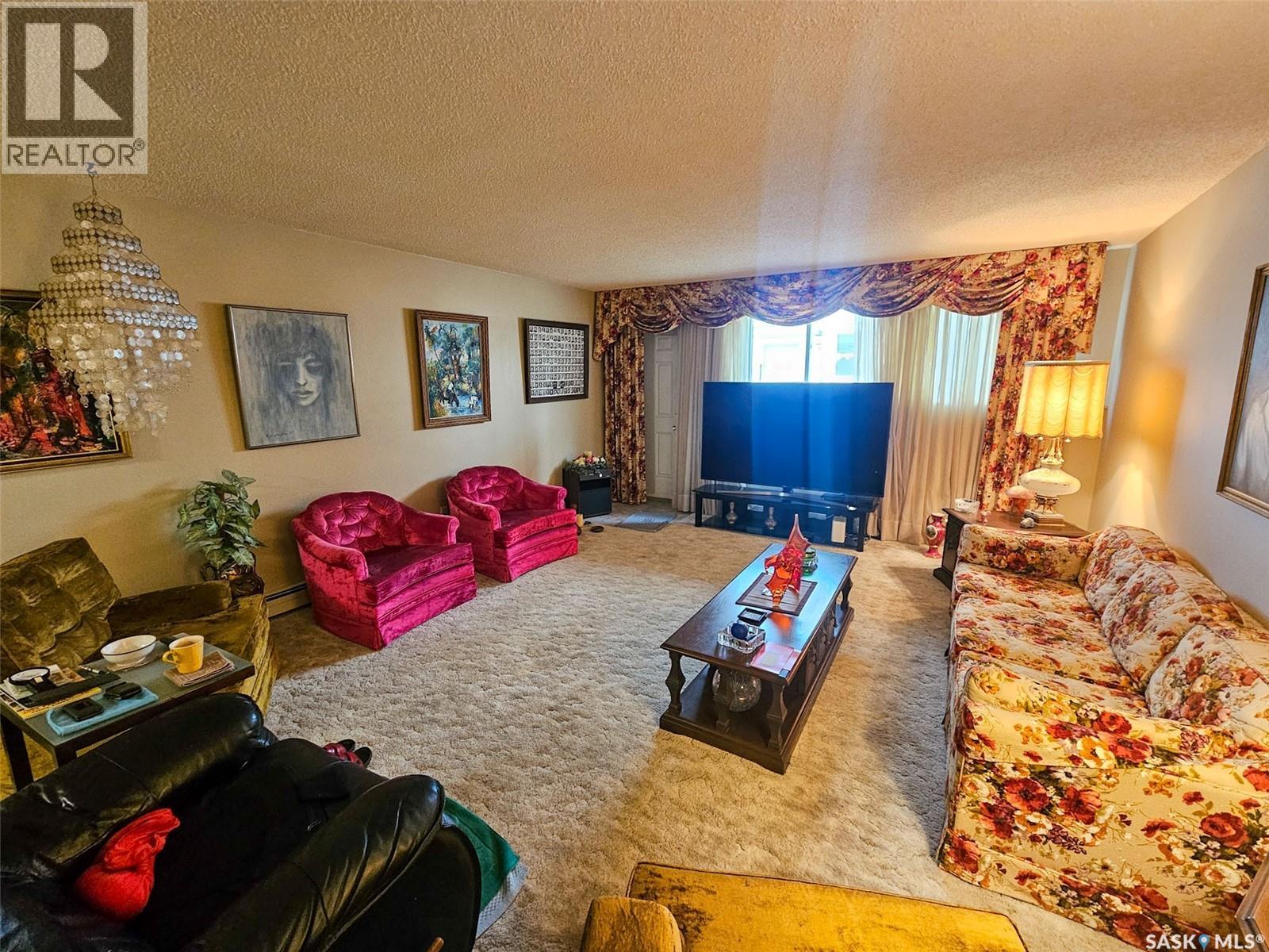 7 320 13th AVENUE NE, Swift Current — photo 2