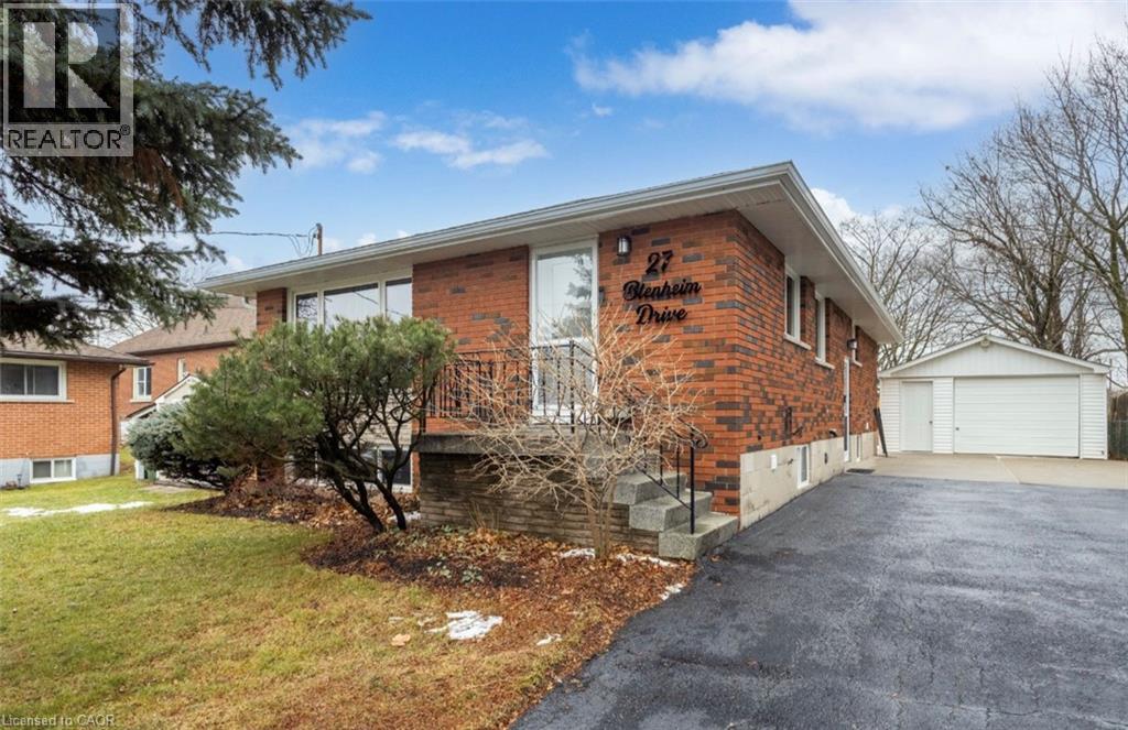 27 BLENHEIM Drive