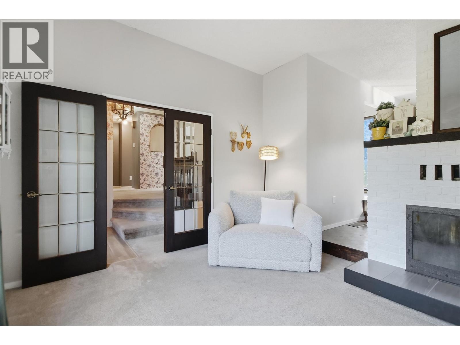 222 GOWAN Drive - 3
