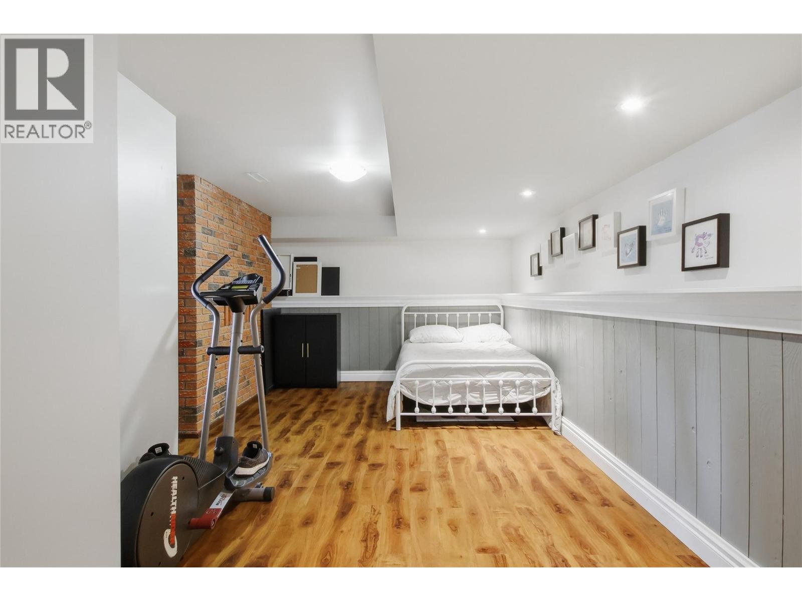 222 GOWAN Drive - 40