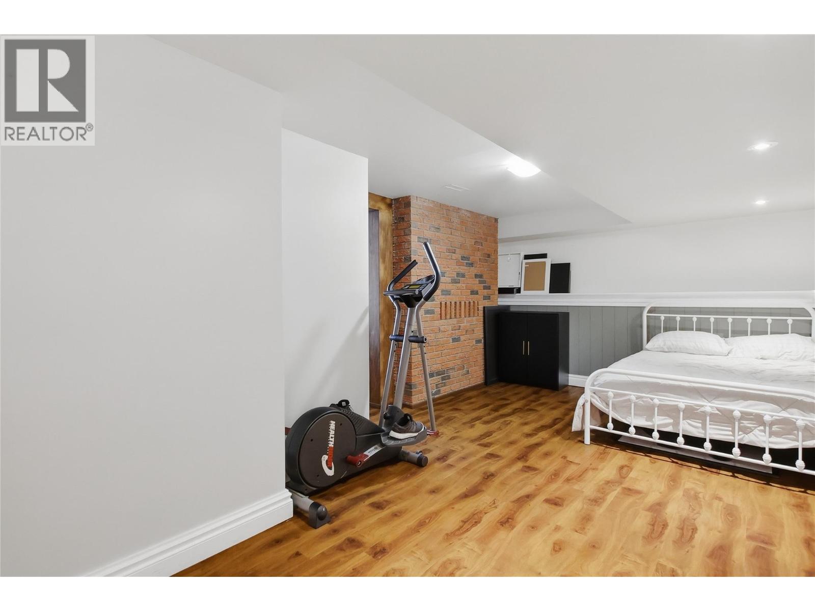 222 GOWAN Drive - 41