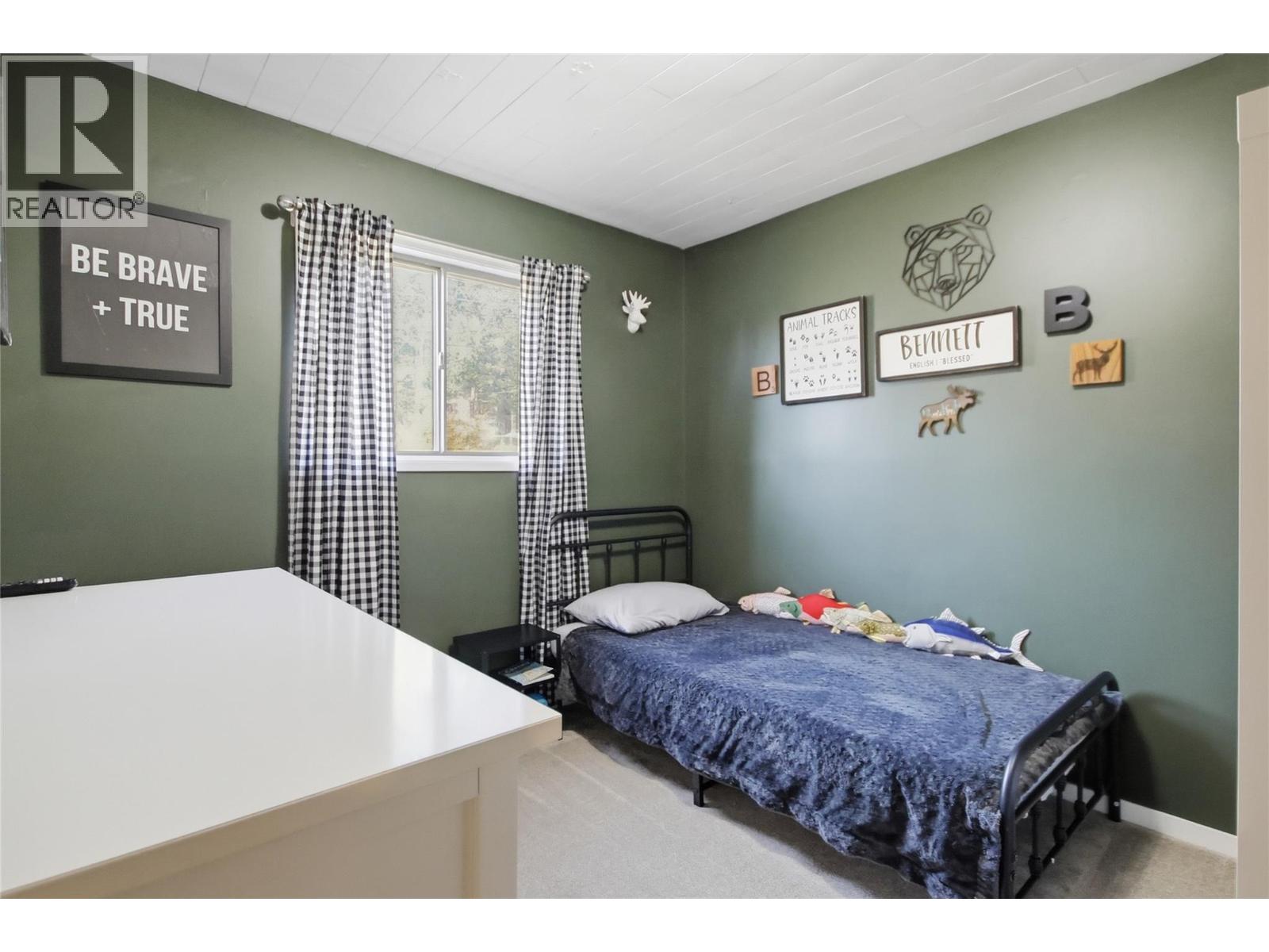 222 GOWAN Drive - 24